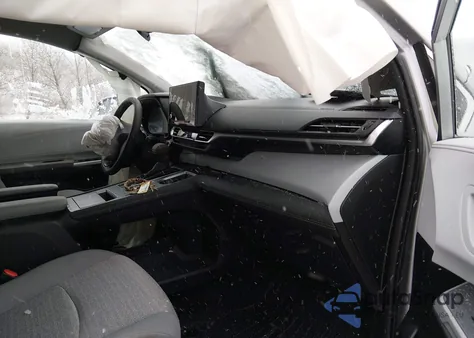 2025 Toyota Sienna Le from USA, damaged, VIN 5TDKRKEC8SS247750